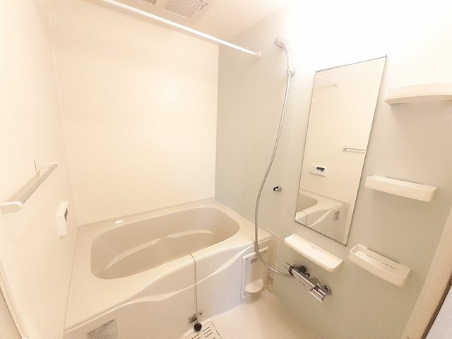 Ｓｈａｌｉｏｎ　Ａの浴室|バス