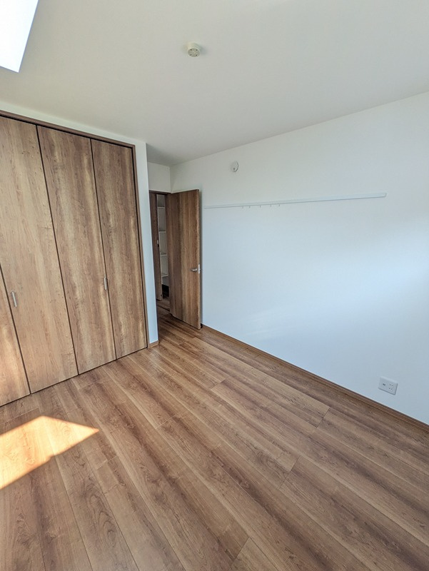 クラージュＡの洋室