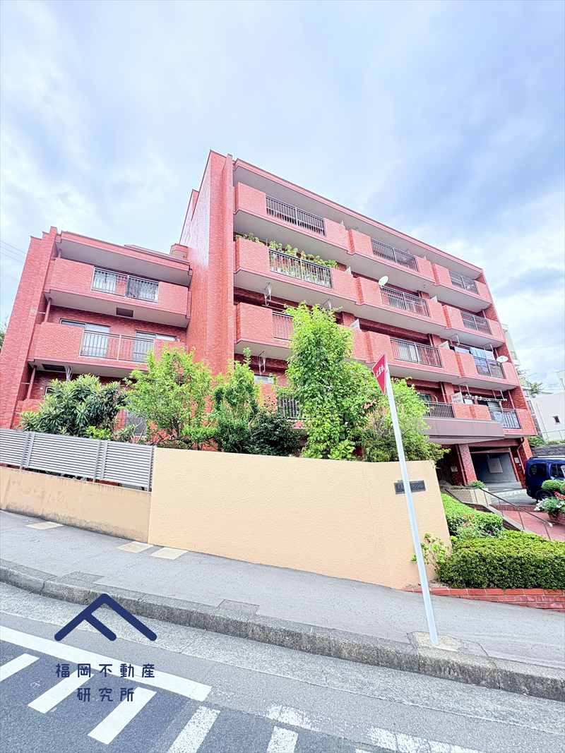 平尾パインマンションの外観