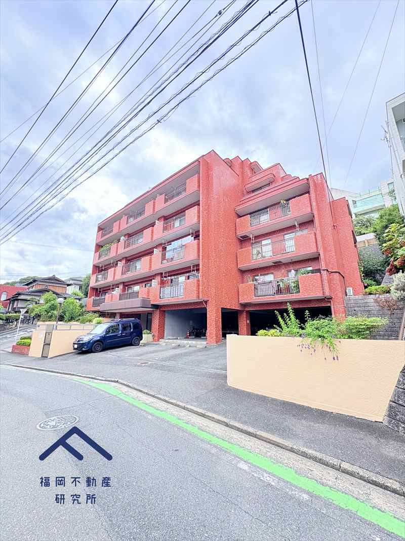 平尾パインマンションの外観