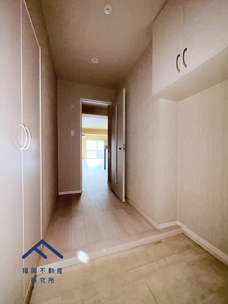 平尾パインマンションの玄関