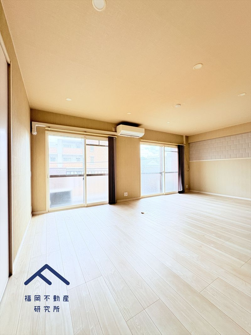 平尾パインマンションの居間・リビング