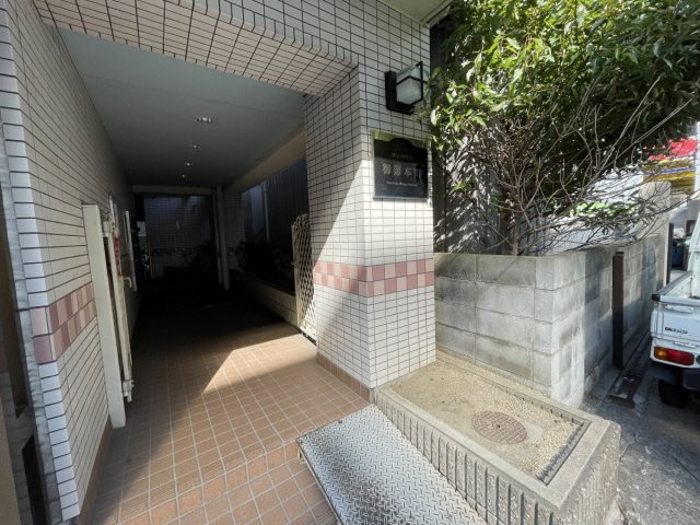 サンハウス御影本町のエントランス