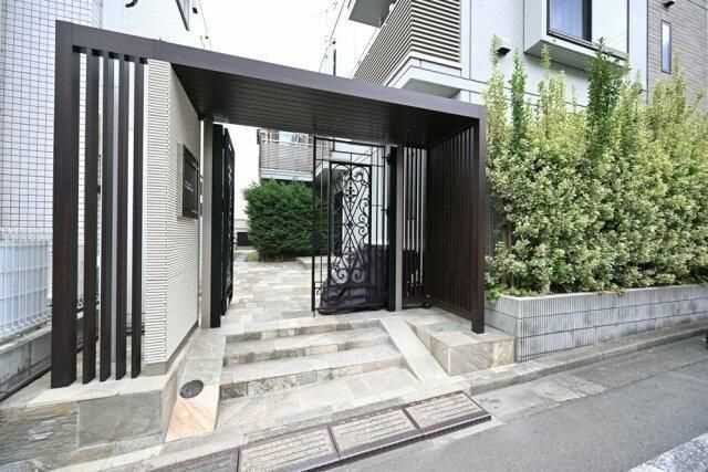 リテラス目黒三丁目のエントランス