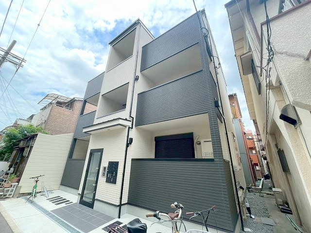 シナジコート十三東