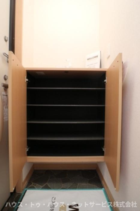 フォンティーヌ大津ヶ丘の玄関