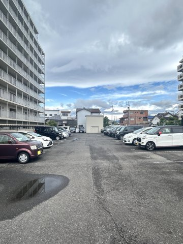 リフォーム中古マンション　リバティ北方　平成4年築の駐車場