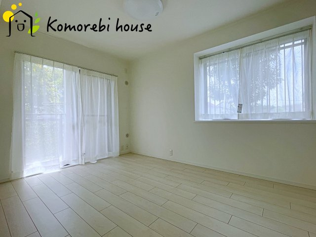 リヴェリエ大宮日進の洋室