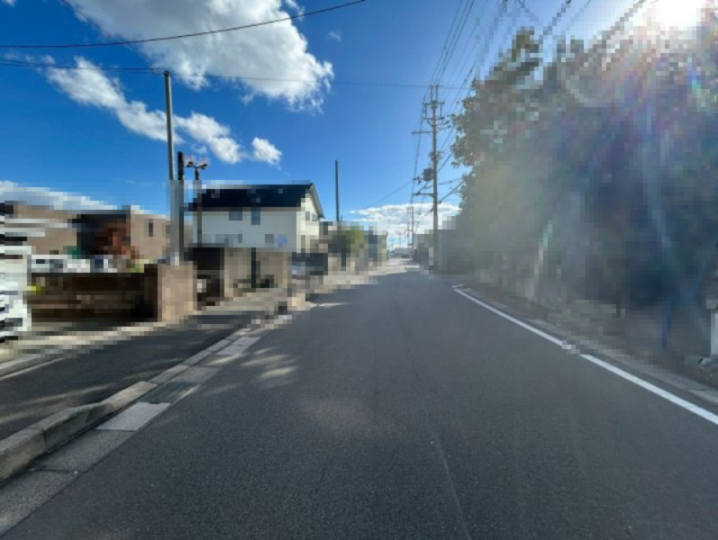 向日市寺戸町中野の前面道路含む現地写真|前道道路幅員約9.4ｍ！

