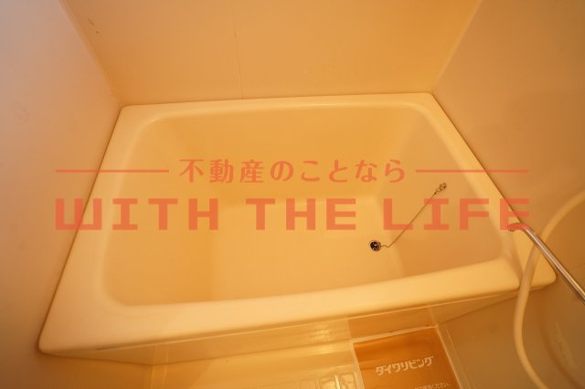 レジデンス２１ＴＨ【キャッシュバック対象物件】の浴室|コンパクトで使いやすいお風呂です