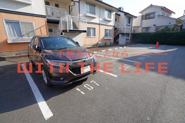 レジデンス２１ＴＨ【キャッシュバック対象物件】の駐車場|駐車場があるので、車を買う予定の方も安心です