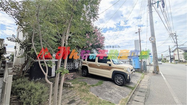 久留米市津福今町の中古一戸建の駐車場