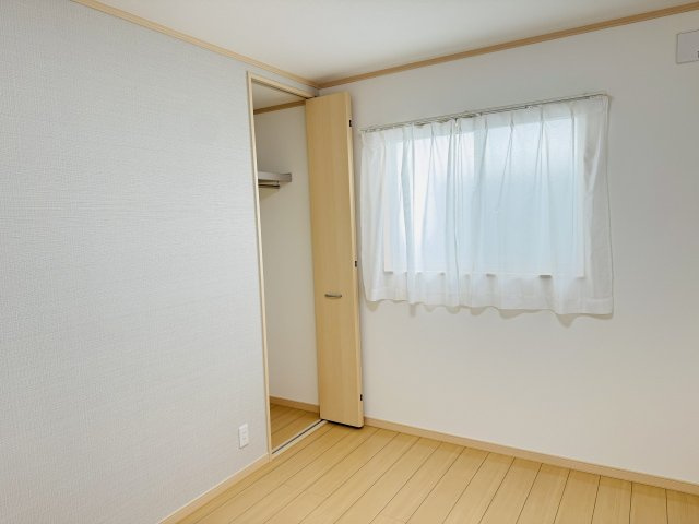 八王子市　大谷町　中古戸建ての収納|～収納力の高いクローゼット完備～