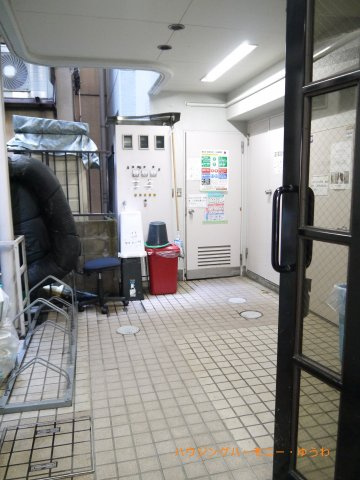 【駐輪場】 | 東建シティハイツ池袋 | 屋根付きの駐輪場となっていますので、雨の日でも大切な自転車が濡れずに済みます。