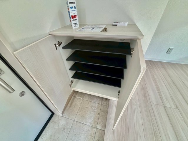 Fleur若菜町の玄関