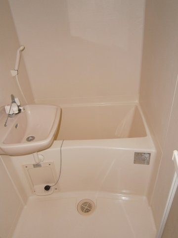 レオパレスフィオリーナの浴室|浴室乾燥機付き