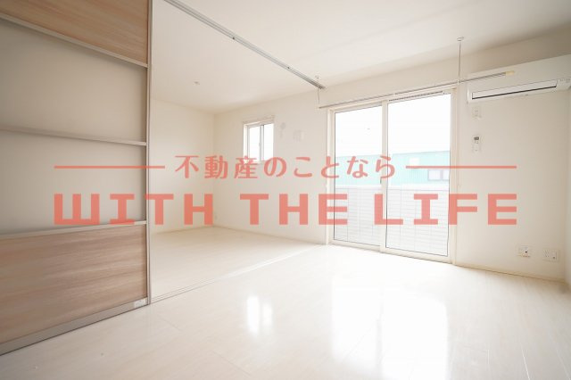 オッツ梅満【10，000円キャッシュバック対象物件】の居間・リビング|リビングです