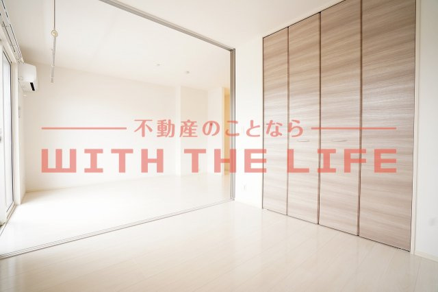 オッツ梅満【10，000円キャッシュバック対象物件】の洋室|使い勝手のいい洋室です