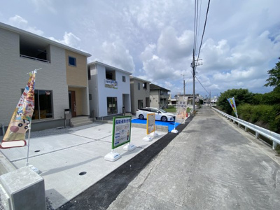 【前面道路含む現地写真】 | 南城市佐敷新里（全4棟）3号棟 | ※南東側公道4.1m～4.9m♪