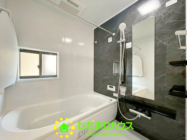 久喜市青葉５期　新築一戸建て　01　グラファーレデザイン　の浴室