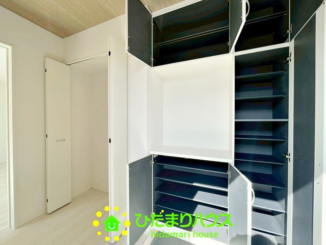 久喜市青葉５期　新築一戸建て　01　グラファーレデザイン　の収納