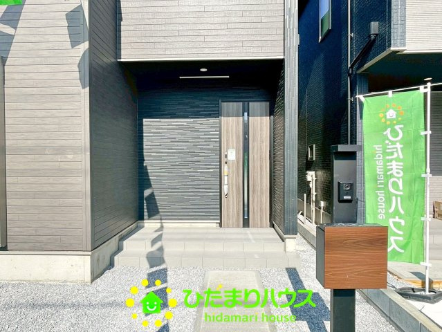 久喜市青葉５期　新築一戸建て　01　グラファーレデザイン　の玄関