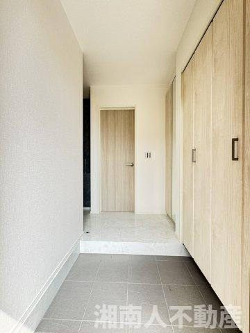 鎌倉市玉縄２丁目５０５新築戸建ての玄関|ゆったりとした玄関です