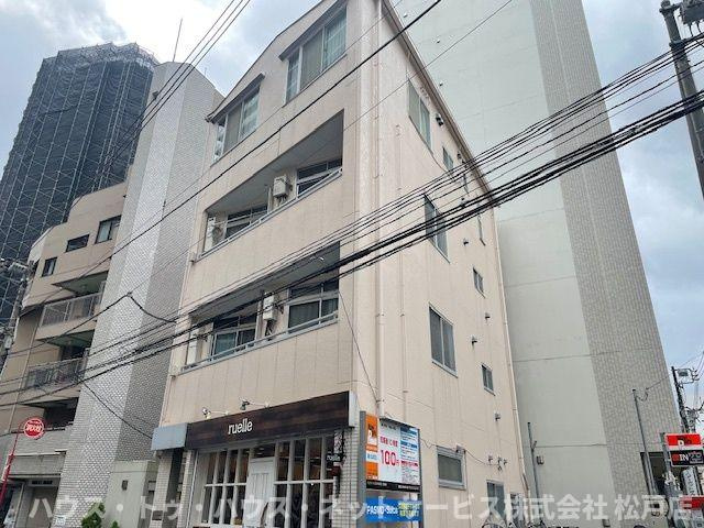 アクシス根本の外観