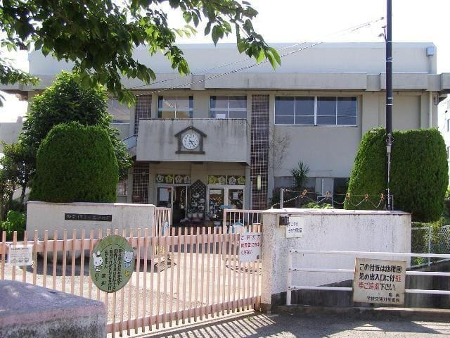 加古川市加古川町中津　建築条件なし売地の周辺|【加古川市立氷丘幼稚園】
徒歩12分。教育目標は「豊かな感性を育み、元気に遊ぶ子の育成」。加古川市教育委員会のHPで年間行事予定などをご確認いただけます。