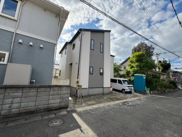 ーAdoble＋アドブル＋ー小倉南区八幡町7期　【小倉南区　新築戸建て】の外観|現地撮影　2025,11,28　ーAdoble＋アドブル＋ー小倉南区八幡町7期　【小倉南区　新築戸建て】