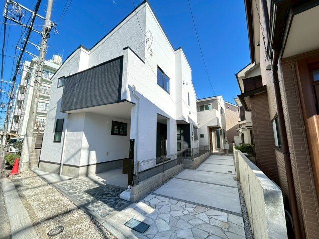 中野区沼袋2丁目　新築戸建　残1棟の前面道路含む現地写真|2025.12.28撮影

現地ご見学希望・資料請求などお気軽にお問い合わせ下さい！
03-5990-5201