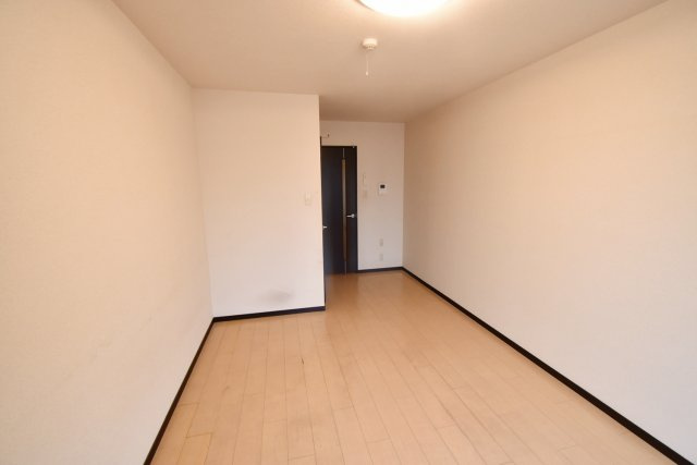 フジパレス夙川江上町の居間・リビング