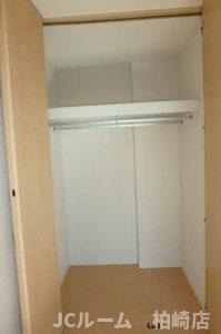 柏崎市西港町のアパートの収納