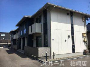 柏崎市西港町のアパートの外観