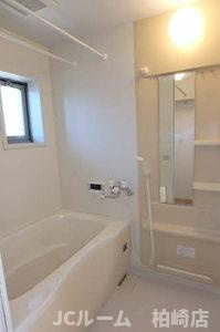 柏崎市西港町のアパートの浴室