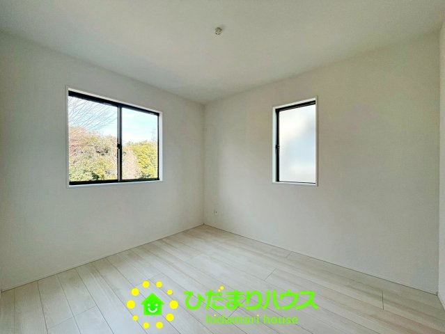 久喜市青葉５期　新築一戸建て　02　グラファーレデザインの洋室