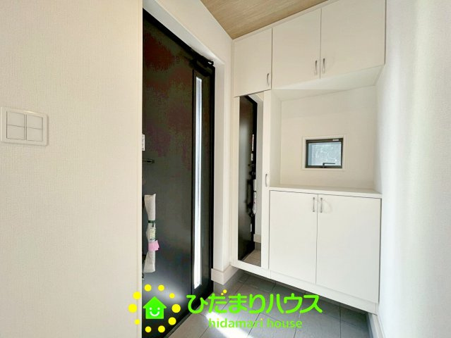 久喜市青葉５期　新築一戸建て　02　グラファーレデザインの玄関