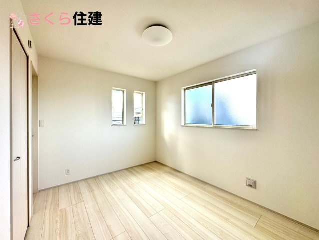 Heartful-Town 　中久保二丁目4363番　1号棟の洋室|広々とした洋室です♪お子様の成長に伴って増えていく荷物にも対応できます！