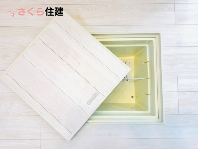 Heartful-Town 　中久保二丁目4363番　1号棟の収納|もしもの災害に備えて、水や保存食の備蓄庫としても活躍してくれる床下収納！！