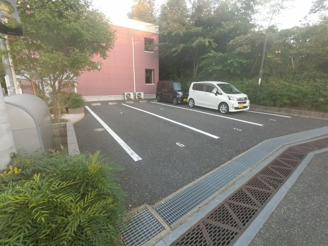 【駐車場】