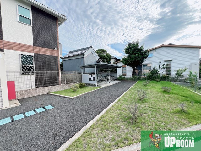 リーブル マレの駐車場