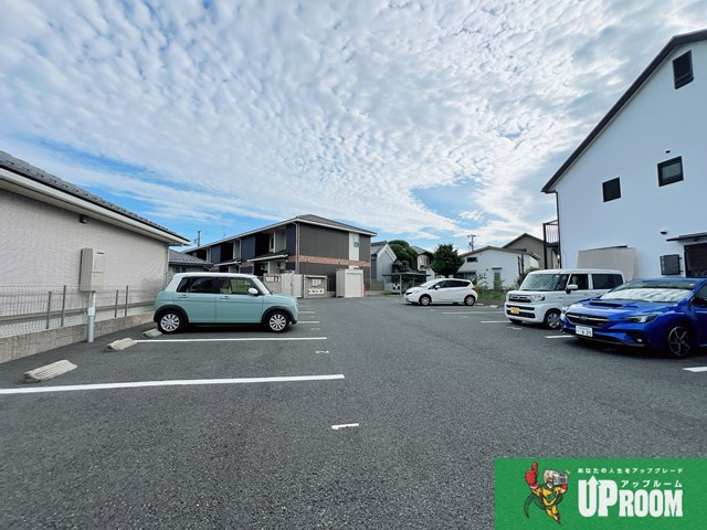 リーブル マレの駐車場