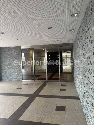 大津市山上町の中古マンションのエントランス