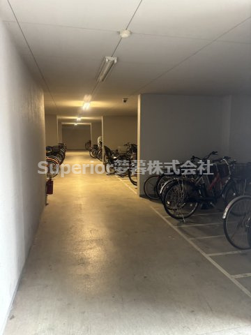 大津市山上町の中古マンションの駐輪場