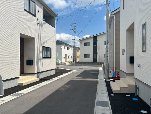 安佐南区川内第2Ⅱ期の前面道路含む現地写真