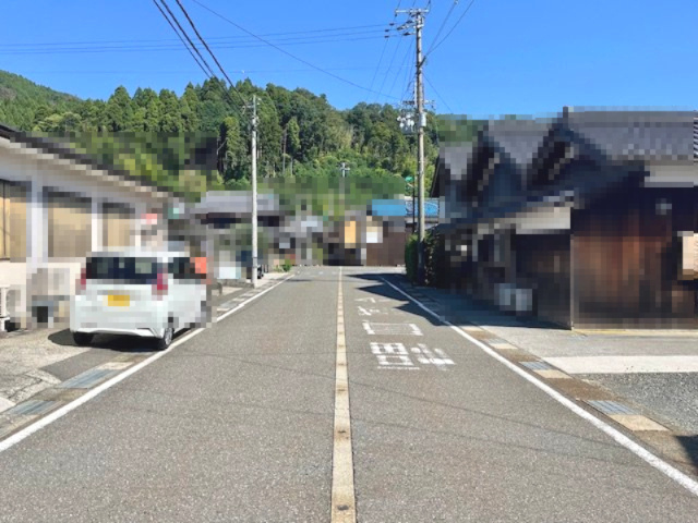 長浜市西浅井町大浦中古戸建の前面道路含む現地写真
