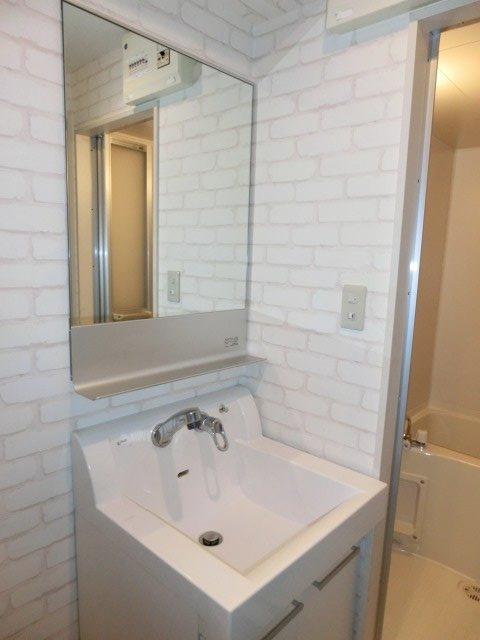 大阪市淀川区十三本町２丁目の賃貸マンションの独立洗面台