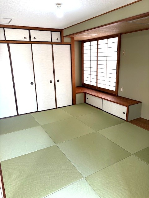 地下鉄『丸太町』駅まで徒歩６分☆三方角住戸で陽当たり良好☆堺町ジュエリーハイツの和室|和室