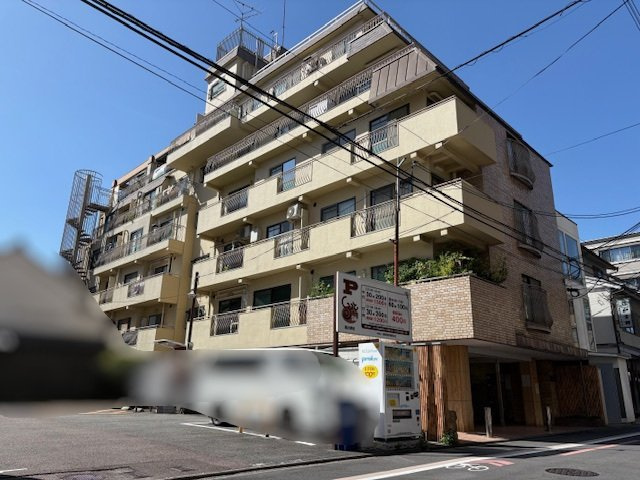 地下鉄『丸太町』駅まで徒歩６分☆三方角住戸で陽当たり良好☆堺町ジュエリーハイツ