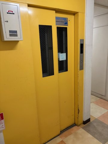 地下鉄『丸太町』駅まで徒歩６分☆三方角住戸で陽当たり良好☆堺町ジュエリーハイツのその他|エレベーター